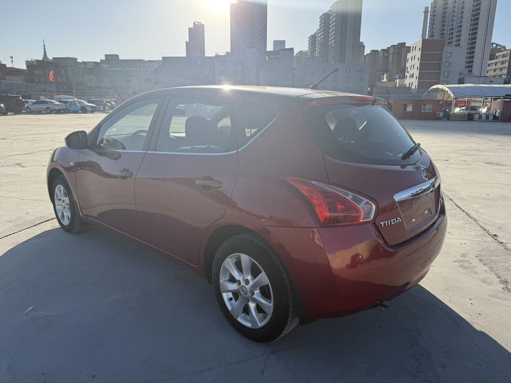 Nissan Tiida