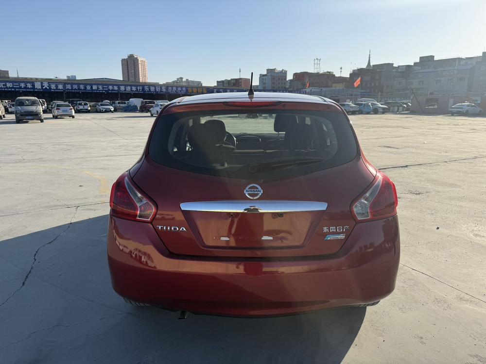 Nissan Tiida