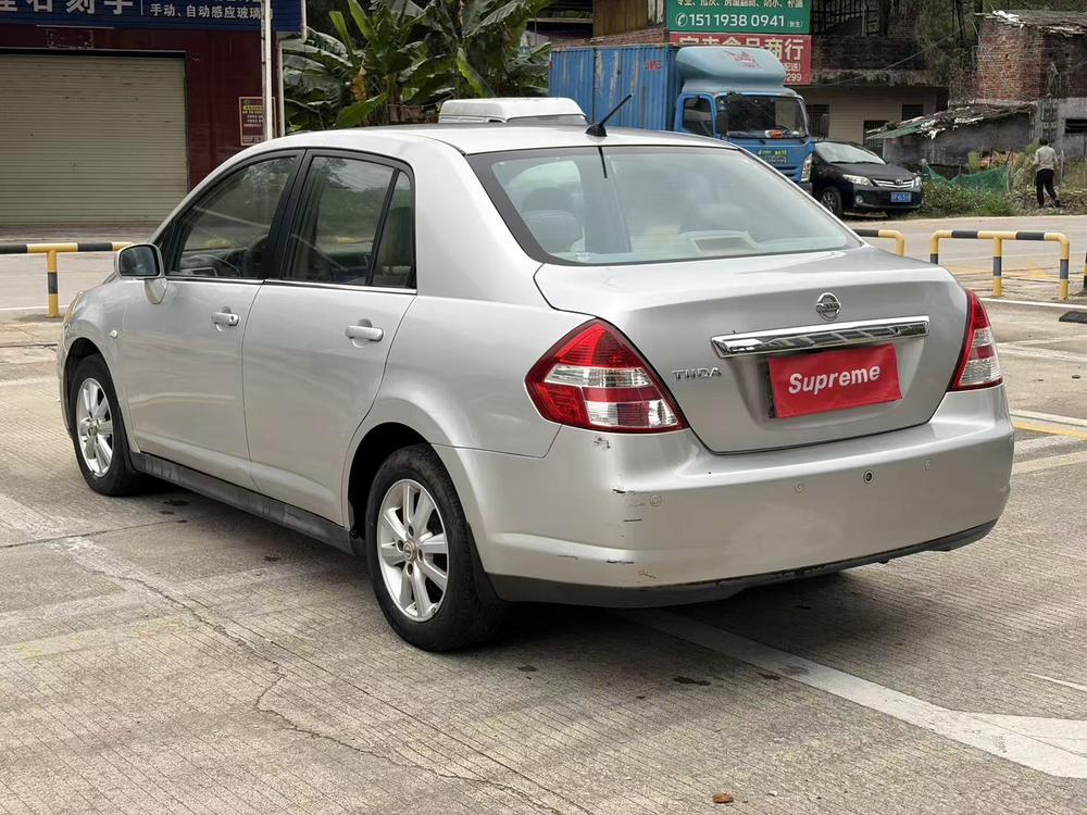 Nissan Tiida