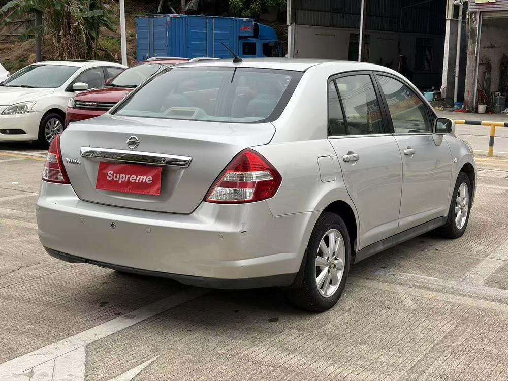 Nissan Tiida