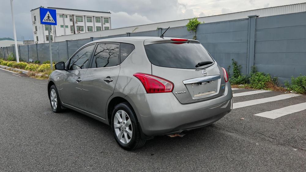 Nissan Tiida