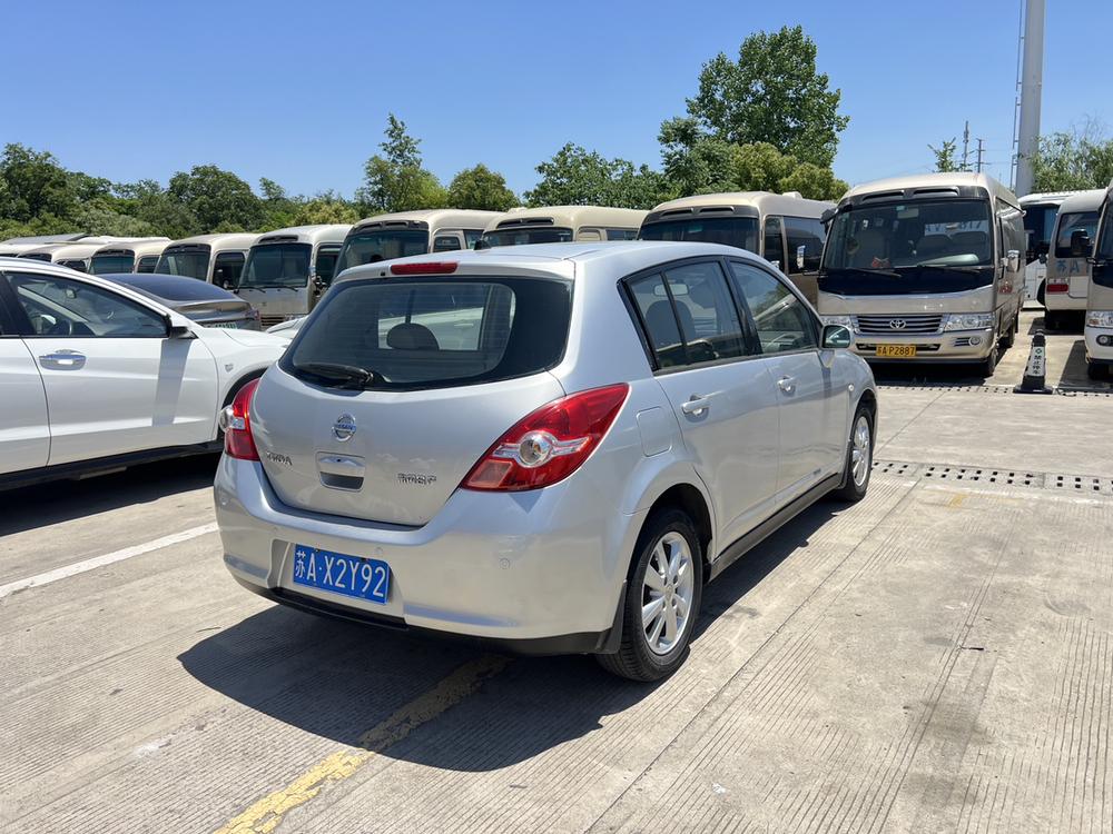 Nissan Tiida