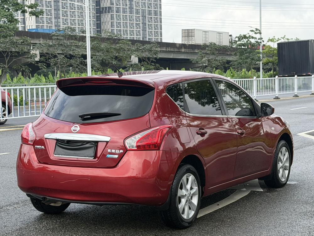 Nissan Tiida