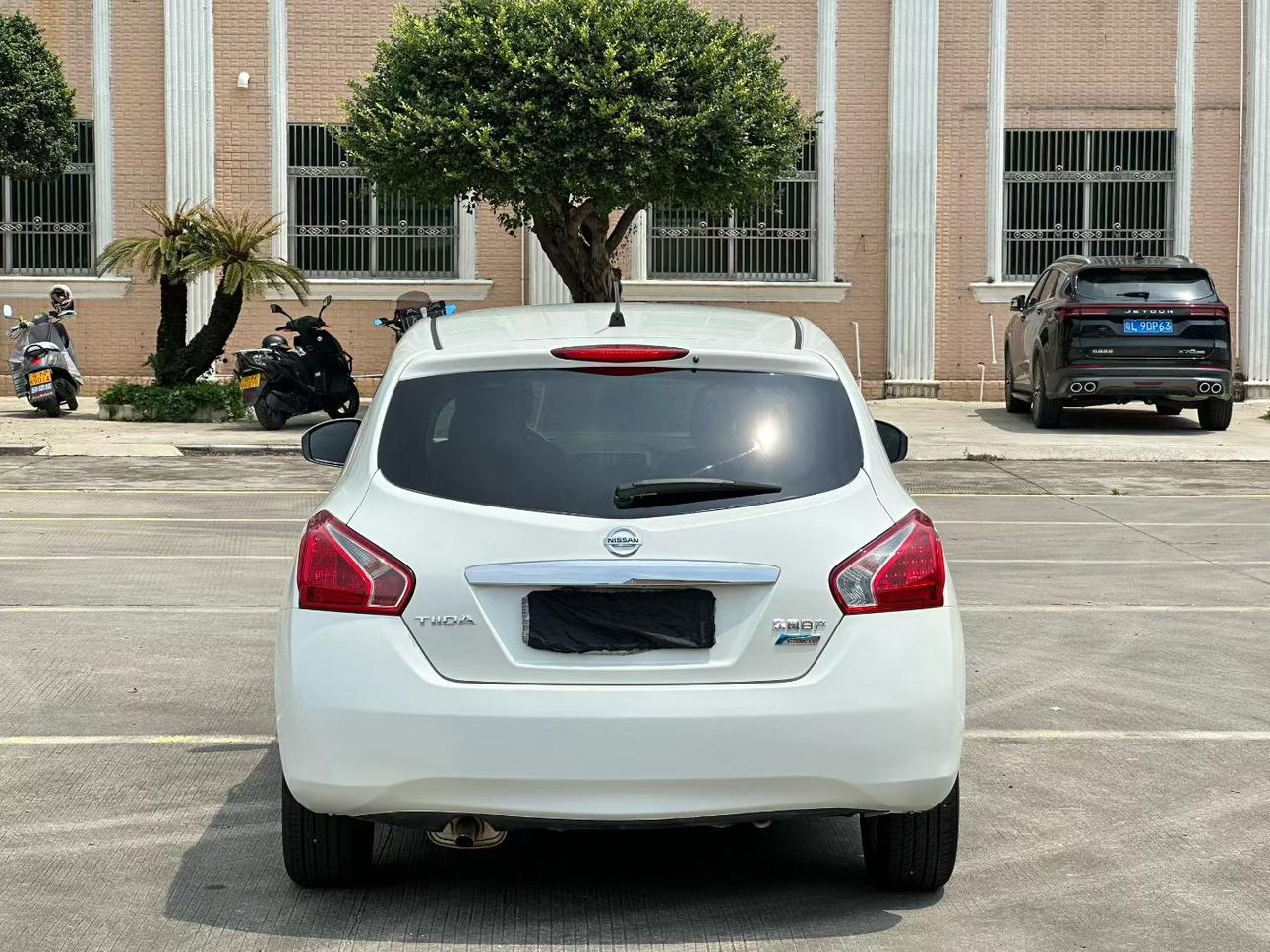 Nissan Tiida