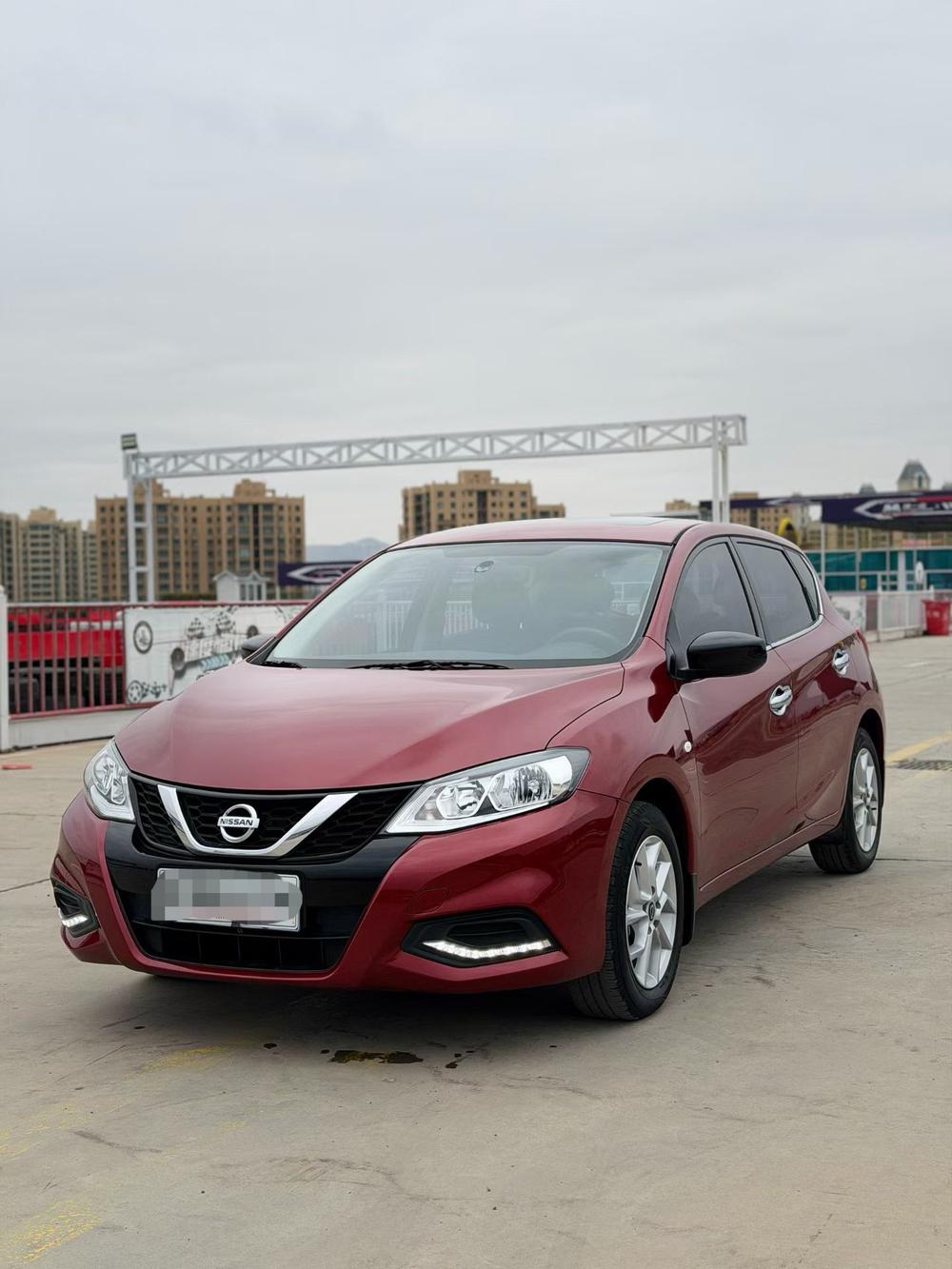 Nissan Tiida