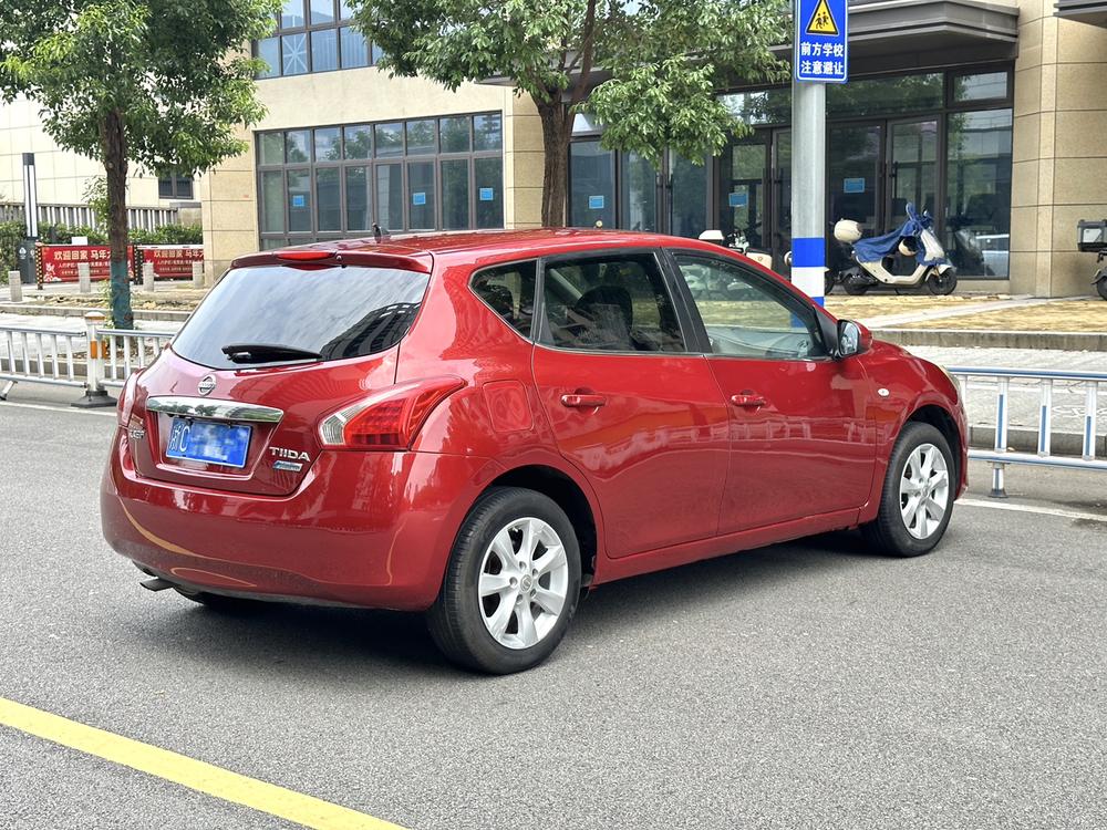 Nissan Tiida