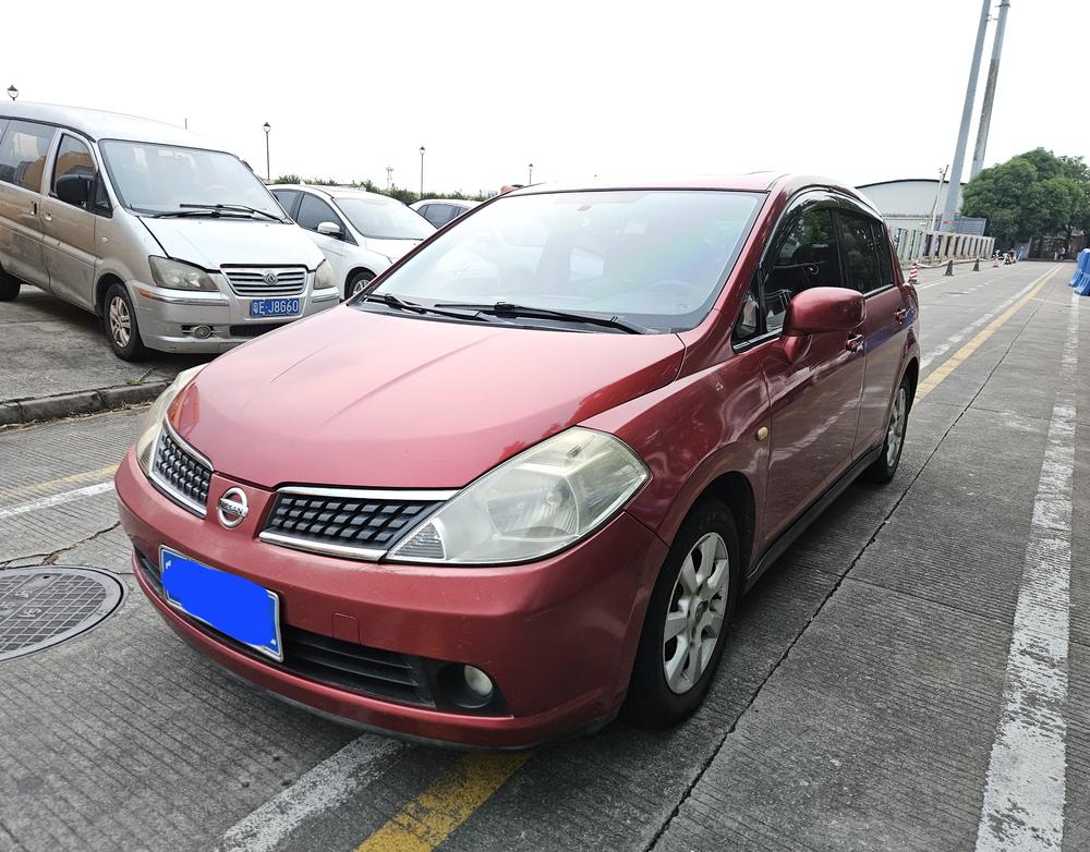 Nissan Tiida