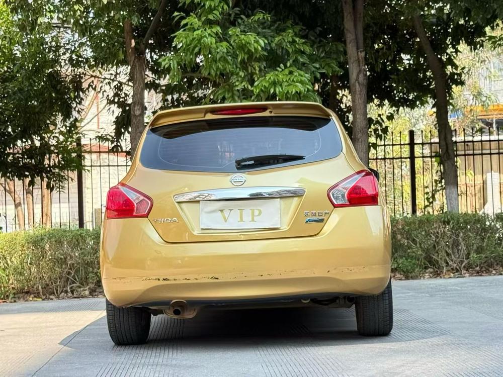 Nissan Tiida