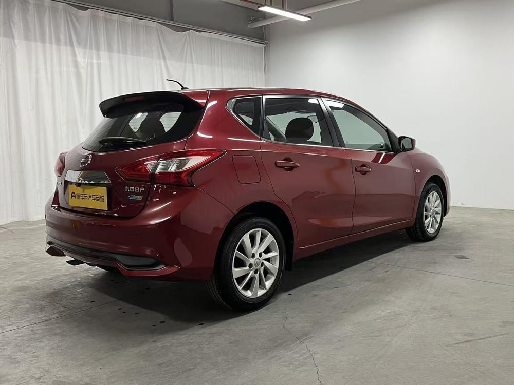 Nissan Tiida