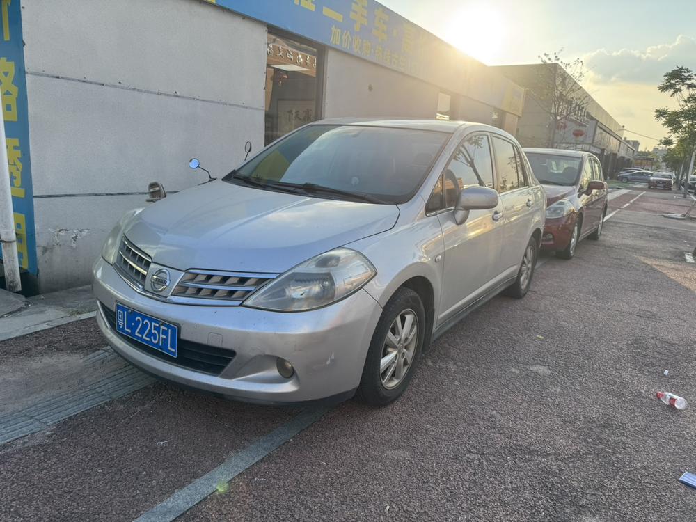 Nissan Tiida