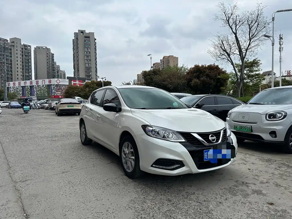 Nissan Tiida