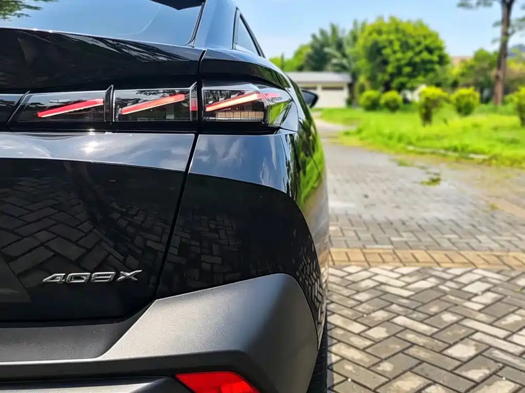 Peugeot 408X