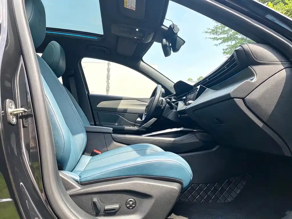 Peugeot 408X