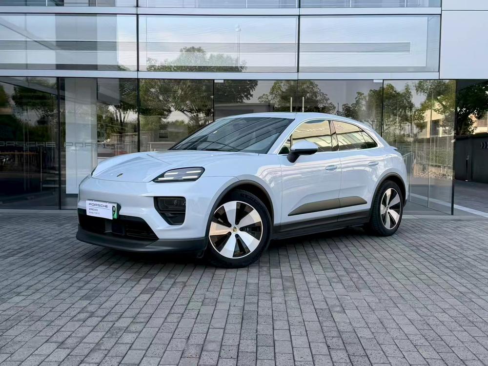 Porsche Macan EV
