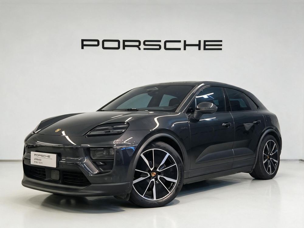 Porsche Macan EV
