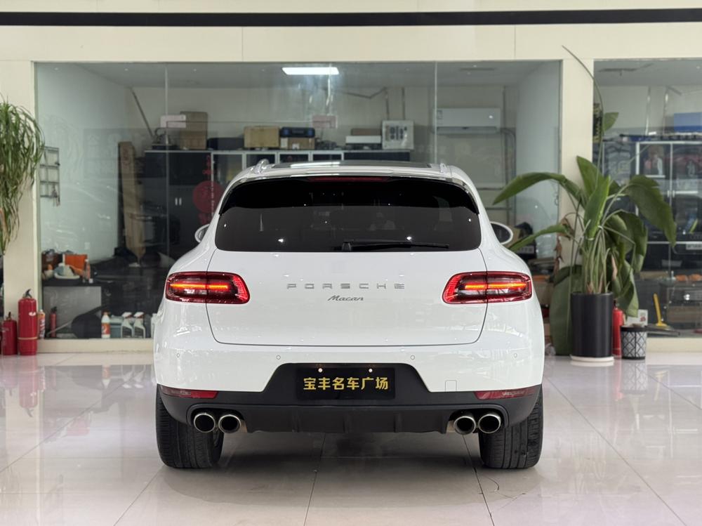 Porsche Macan