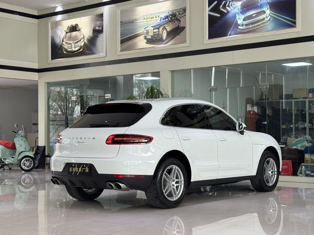 Porsche Macan