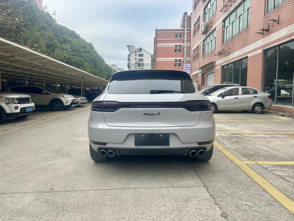 Porsche Macan