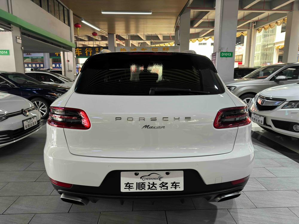 Porsche Macan