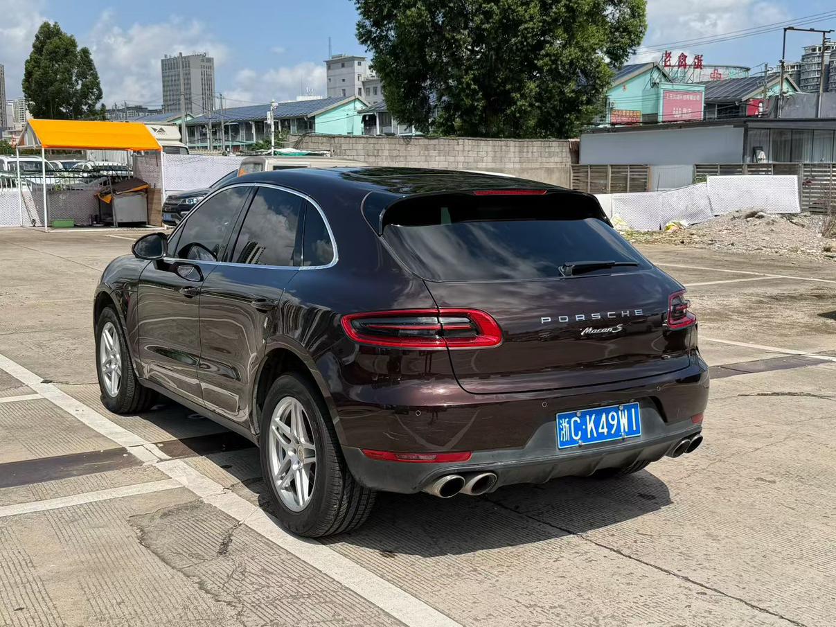Porsche Macan