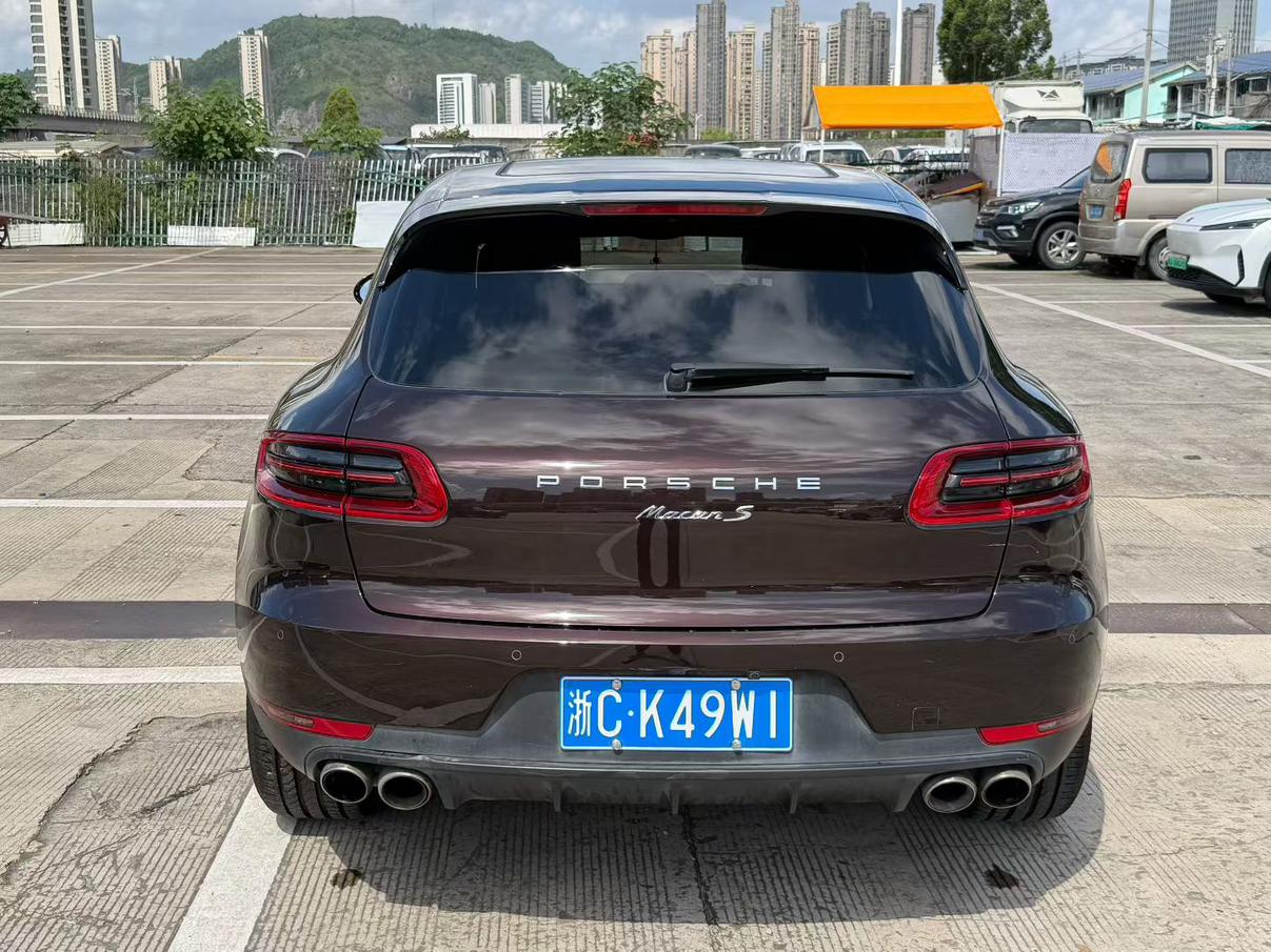 Porsche Macan