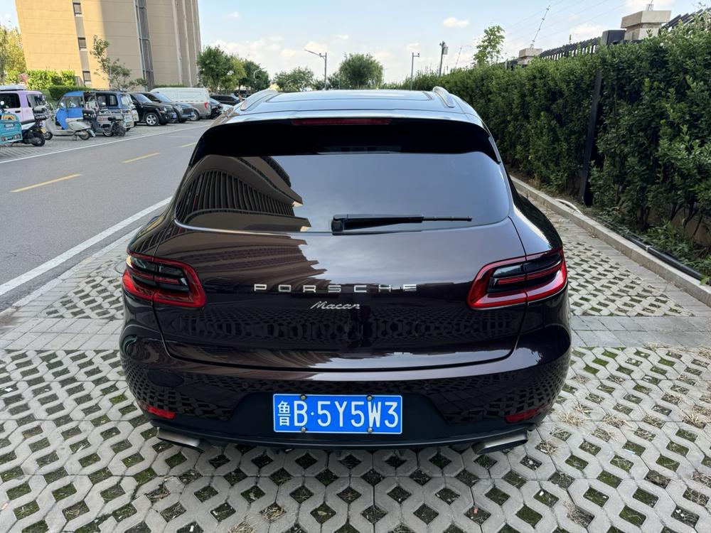 Porsche Macan