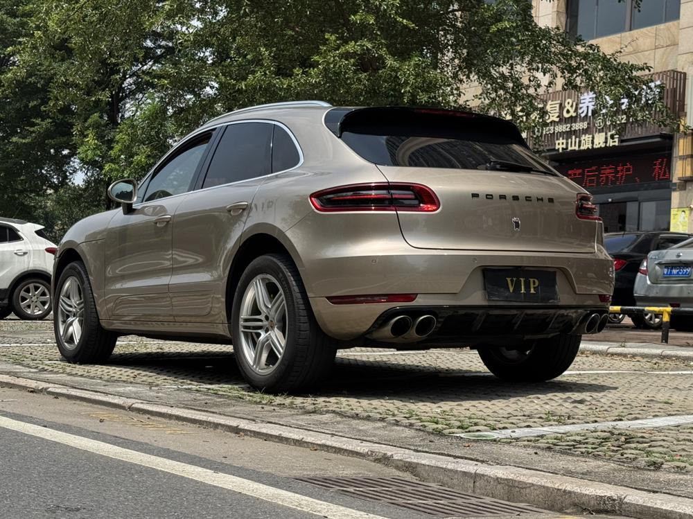 Porsche Macan
