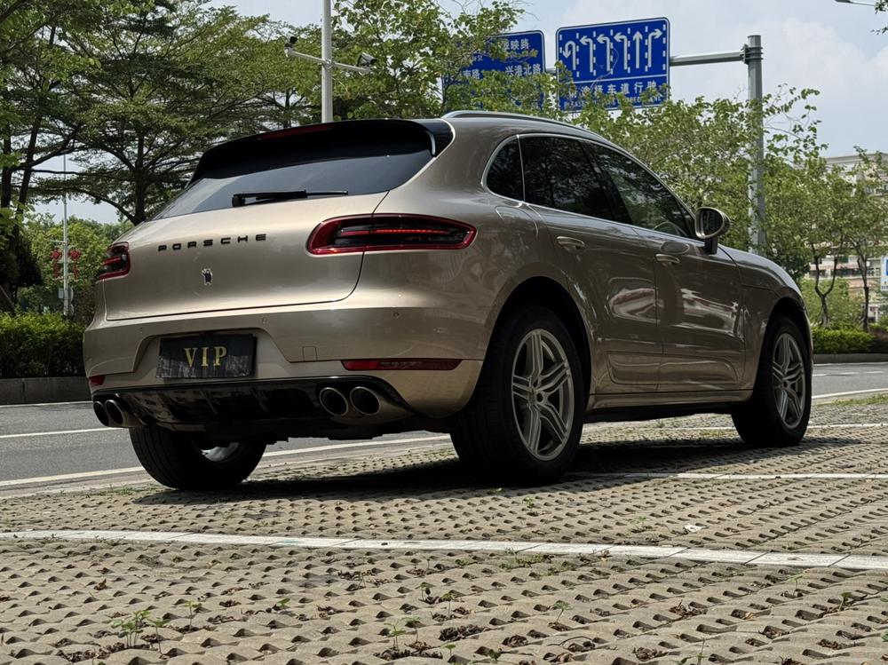 Porsche Macan