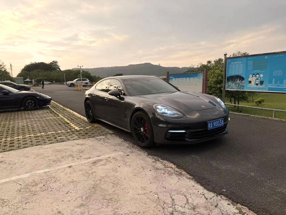 Porsche Panamera