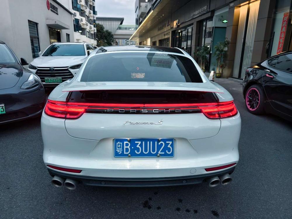 Porsche Panamera