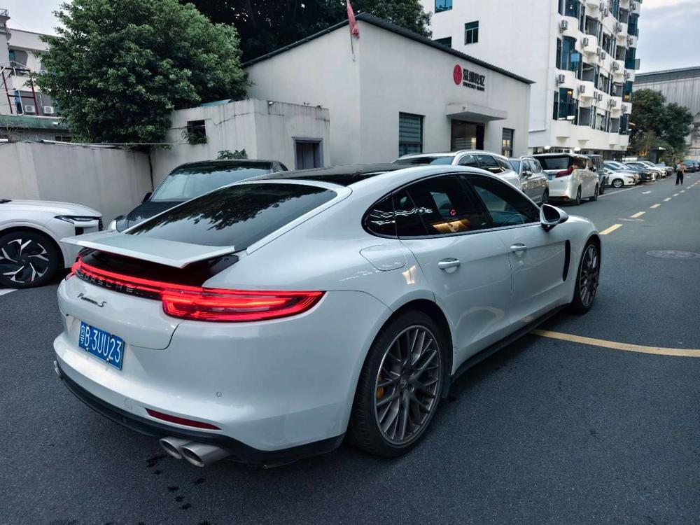 Porsche Panamera