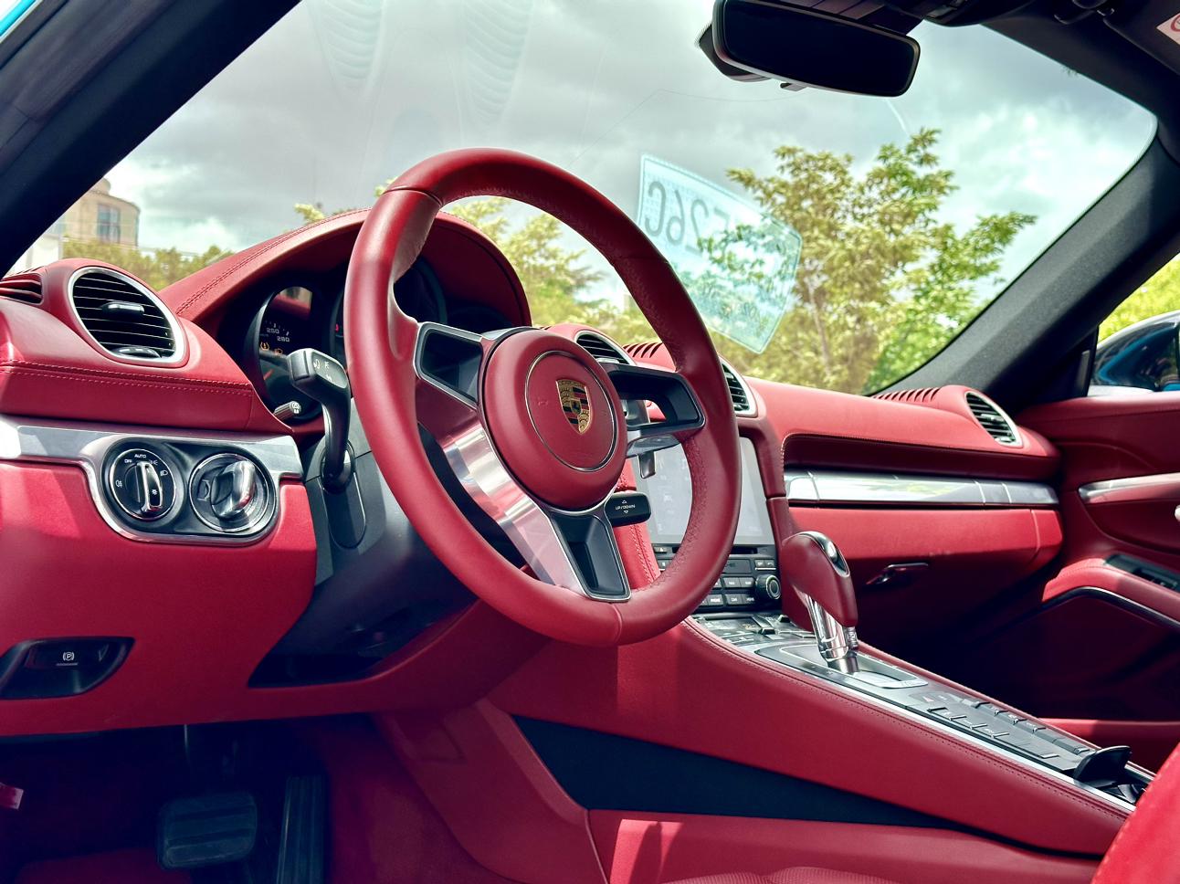 Porsche Porsche 718