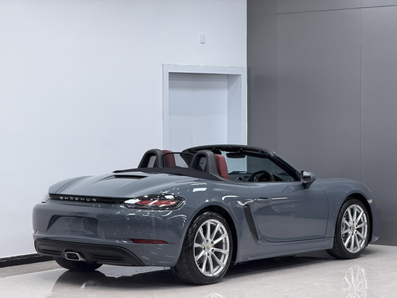 Porsche Porsche 718