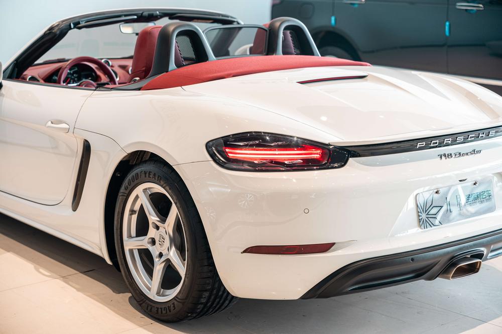 Porsche Porsche 718