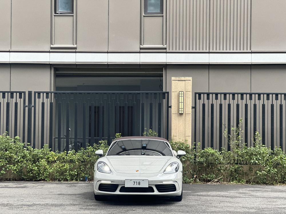 Porsche Porsche 718
