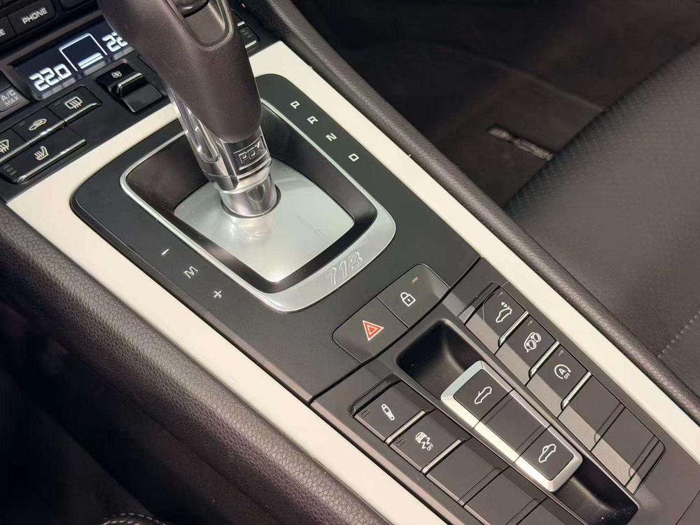 Porsche Porsche 718