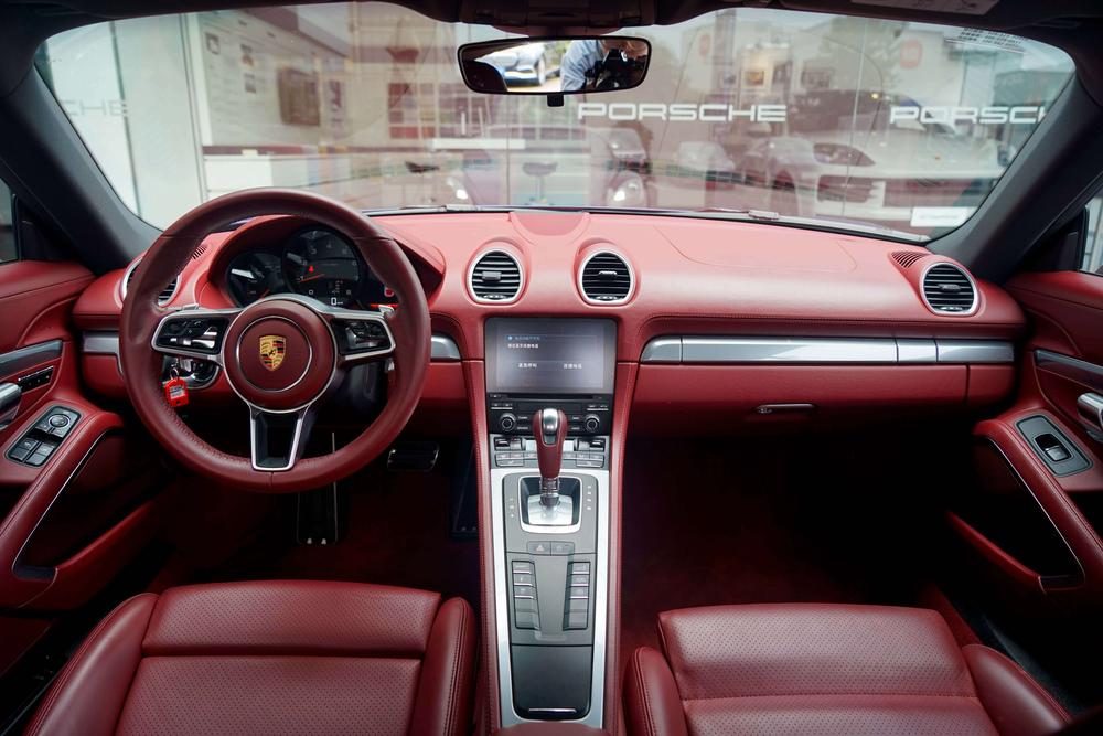 Porsche Porsche 718