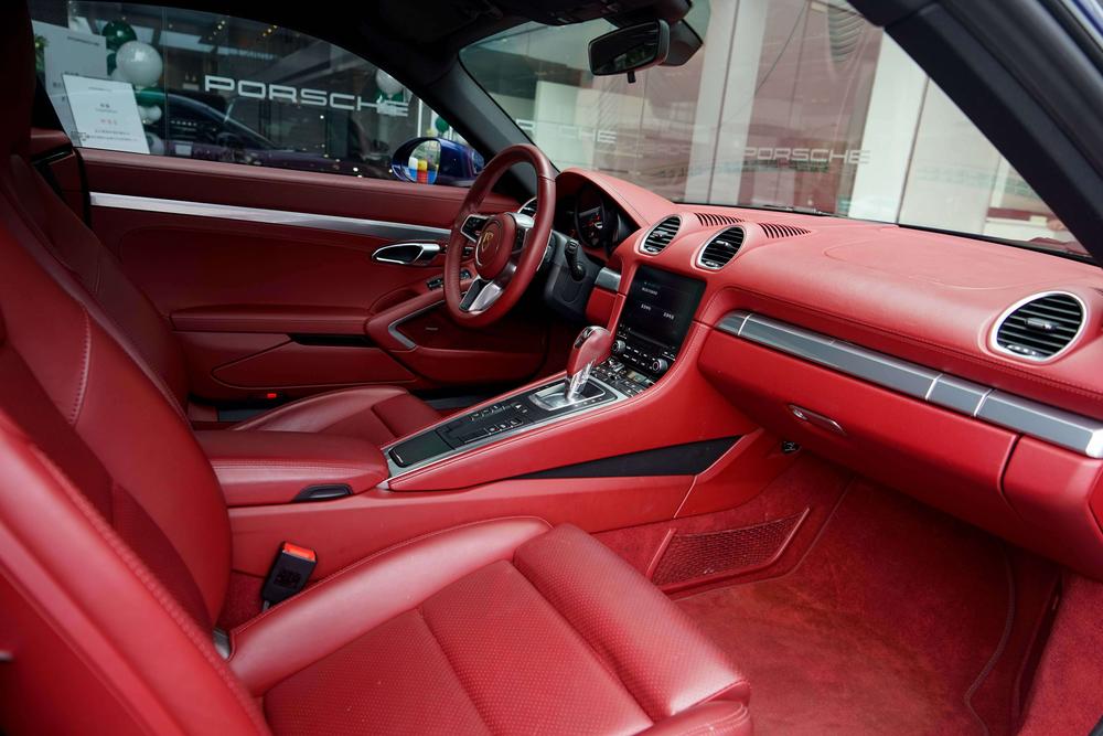 Porsche Porsche 718