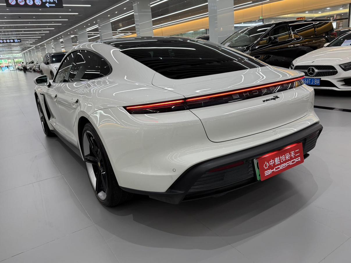 Porsche Taycan