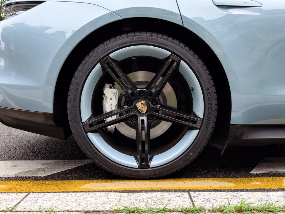 Porsche Taycan