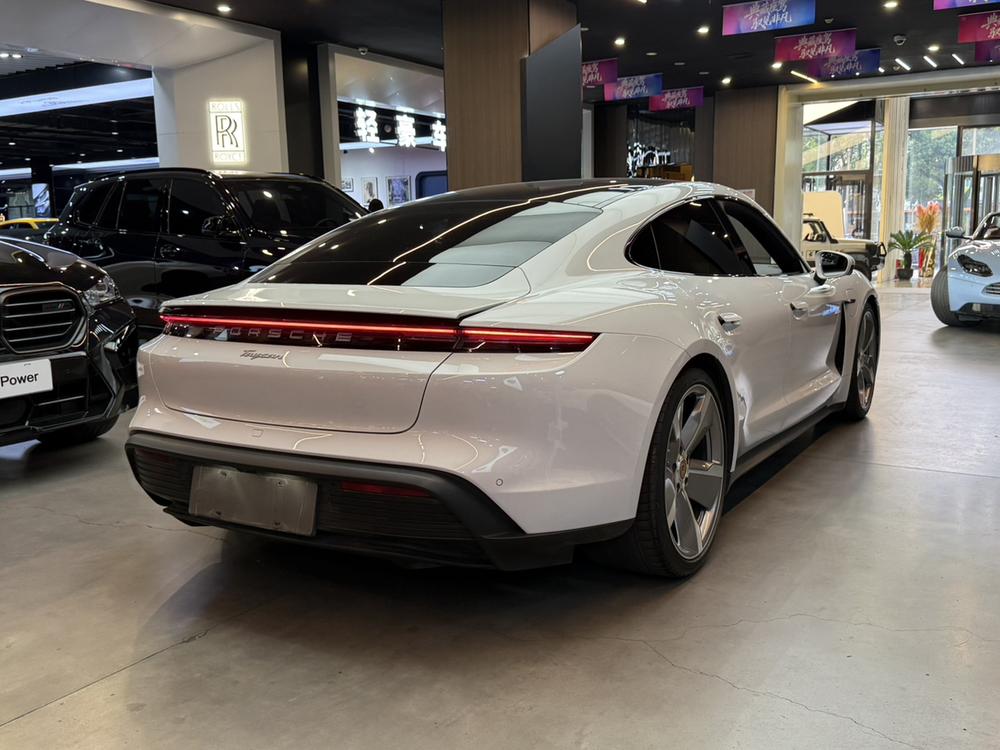 Porsche Taycan