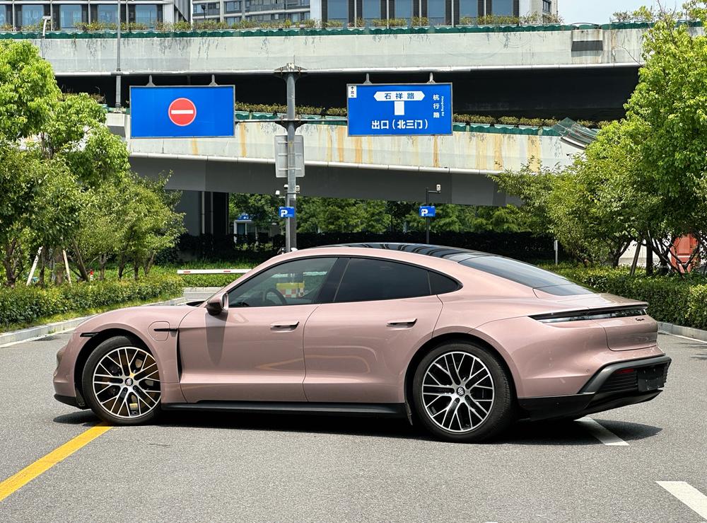 Porsche Taycan