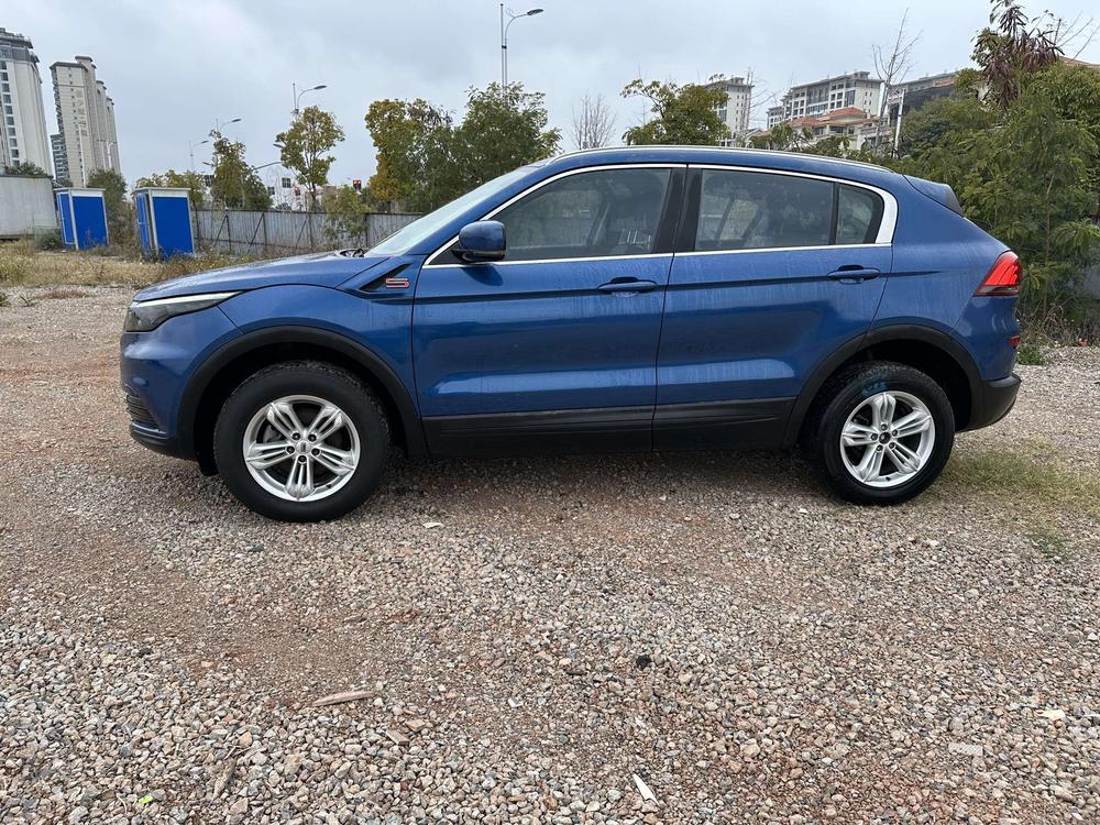 Qoros Qoros 5