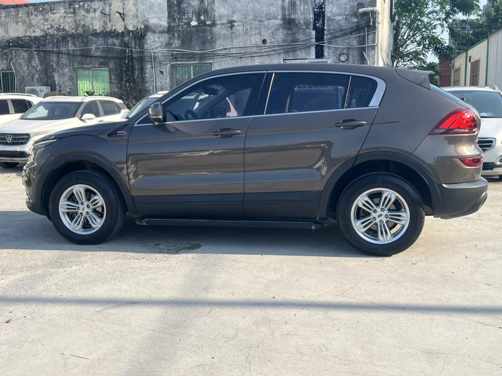 Qoros Qoros 5