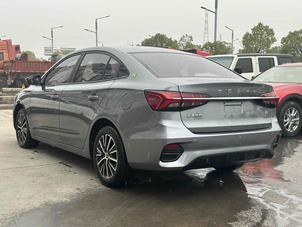Roewe Roewe i5