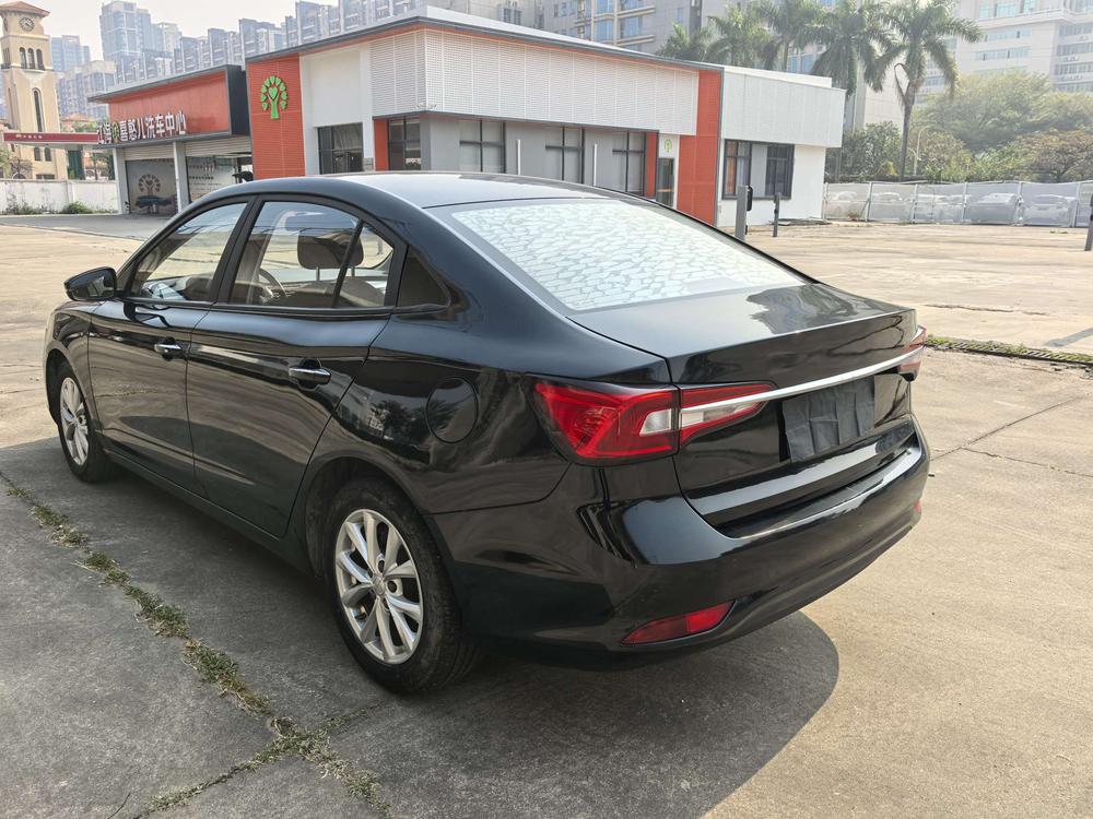 Roewe Roewe i5