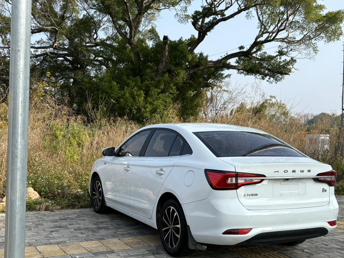 Roewe Roewe i5