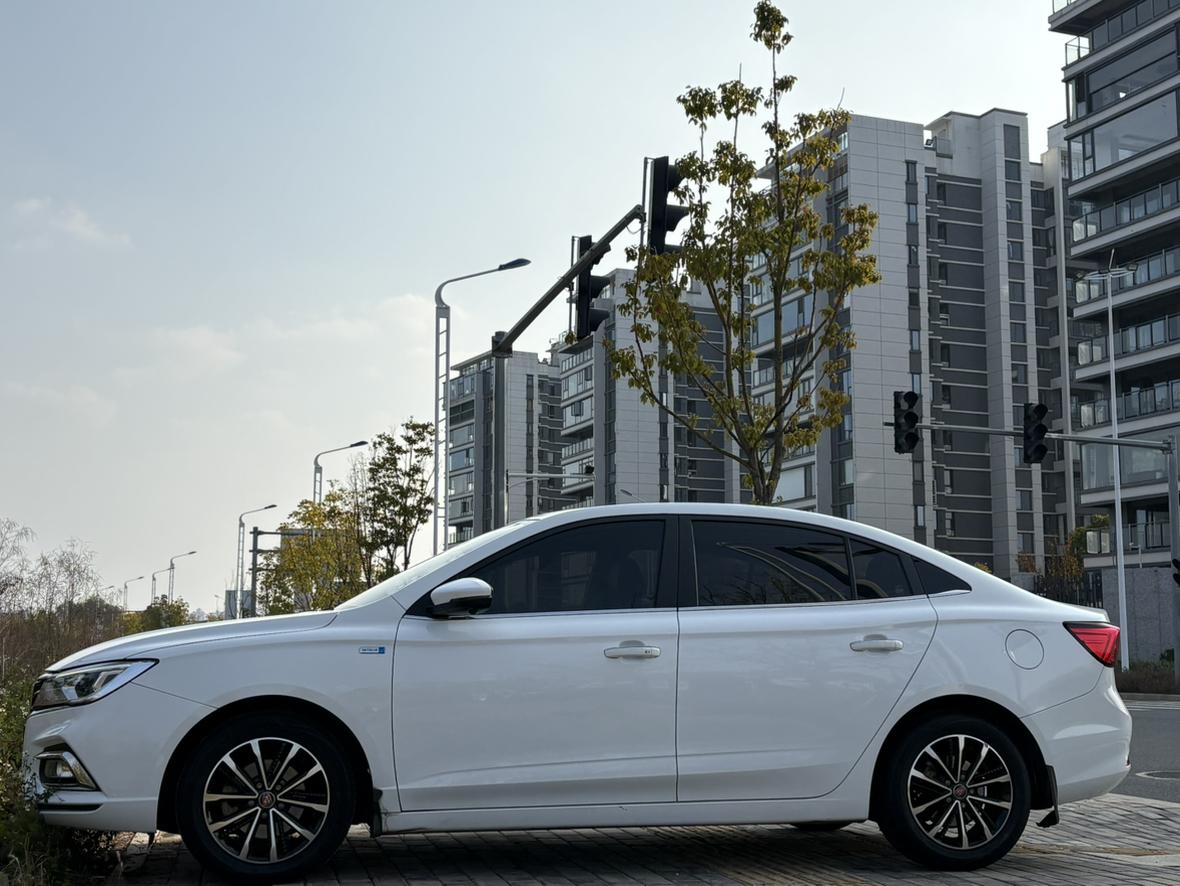 Roewe Roewe i5
