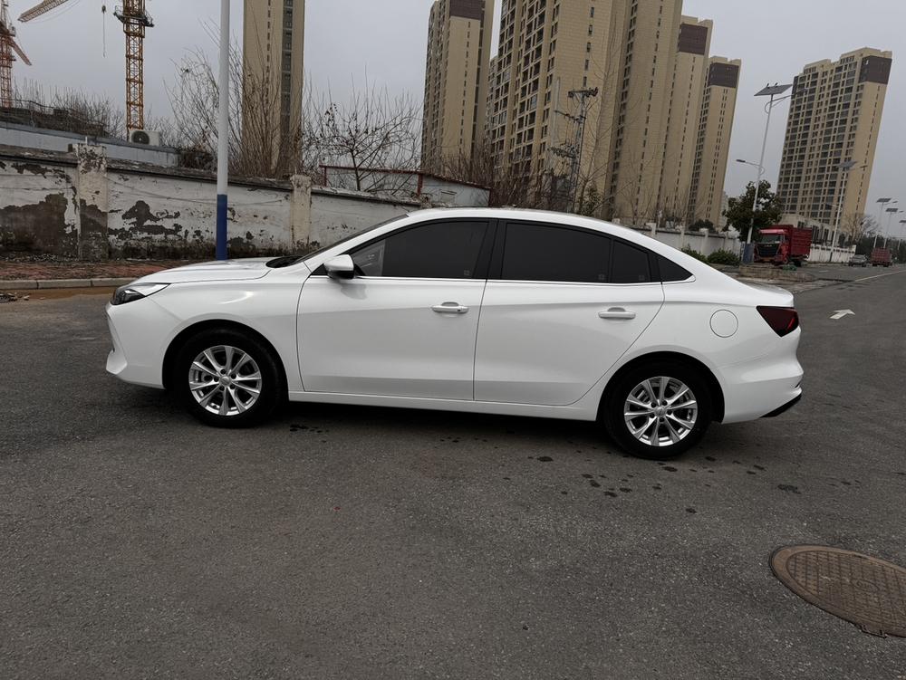 Roewe Roewe i5