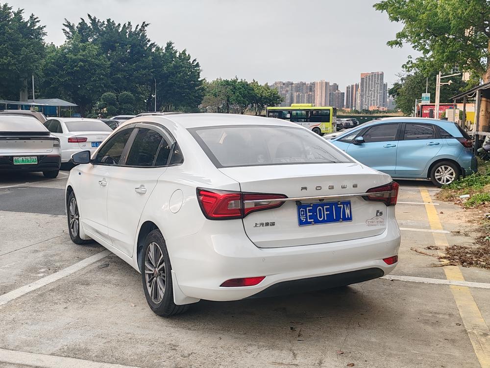 Roewe Roewe i5